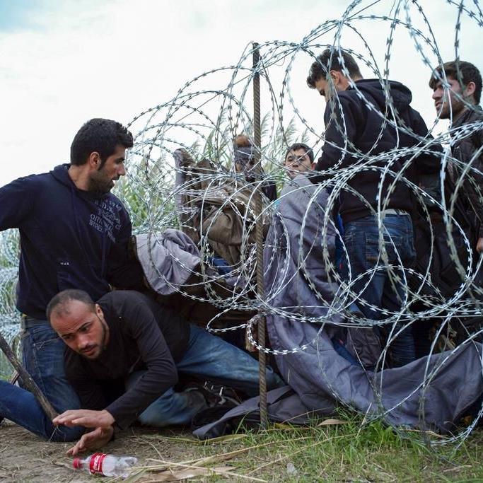 Hungary says it will provide free tickets to Brussels for migrants trying to enter the EU